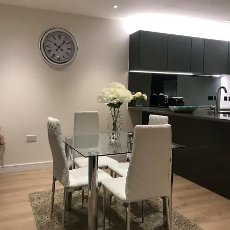 Kew Bridge Apartments-3